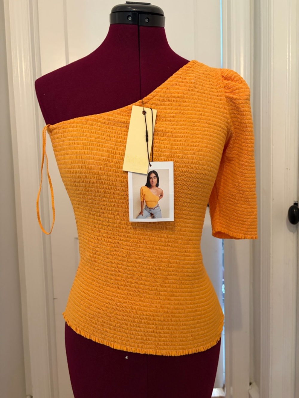 Nation One-Shoulder Textured Tank Top in Mangi
